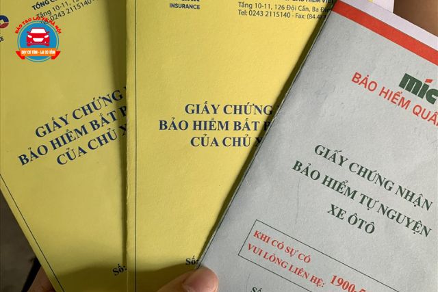 Người đi xe ô tô nên mua bảo hiểm bắt buộc cho đúng luật và tránh bị phạt