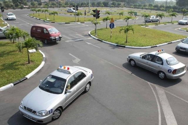 Các vấn đề thắc mắc về khóa học lái xe sẽ được giải đáp nhanh chóng và cặn kẽ