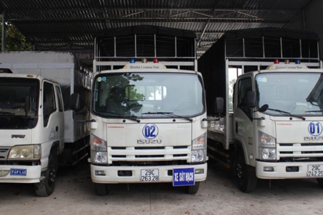 Có các yêu cầu khác biệt giữa người đăng ký học bằng C1 lần đầu và nâng hạng từ B lên