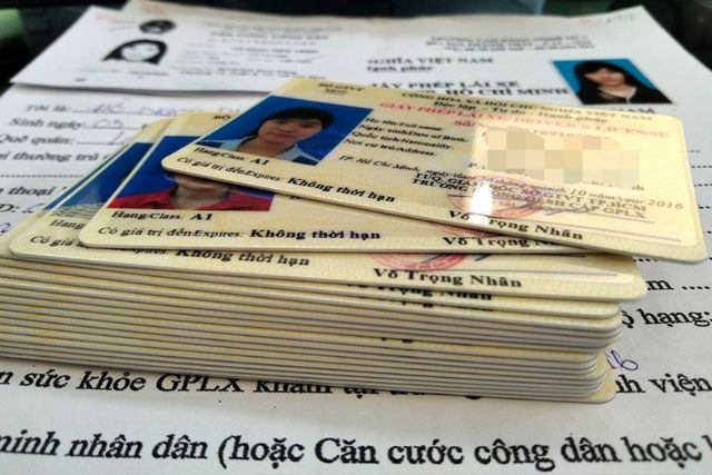GPLX có thể xin đổi, cấp lại trực tiếp hoặc trực tuyến thông qua cổng Dịch vụ công