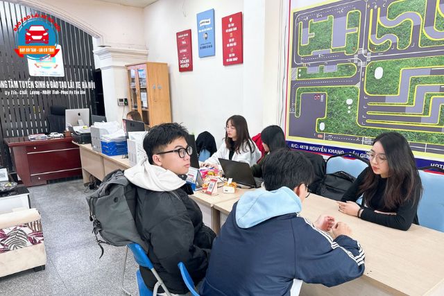 Đăng ký khóa học thi bằng lái ô tô C1 ngay để nhận nhiều ưu đãi
