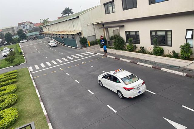 Trung Tâm Đào Tạo Lái Xe Hà Nội có kinh nghiệm nhiều năm trong lĩnh vực dạy lái ô tô